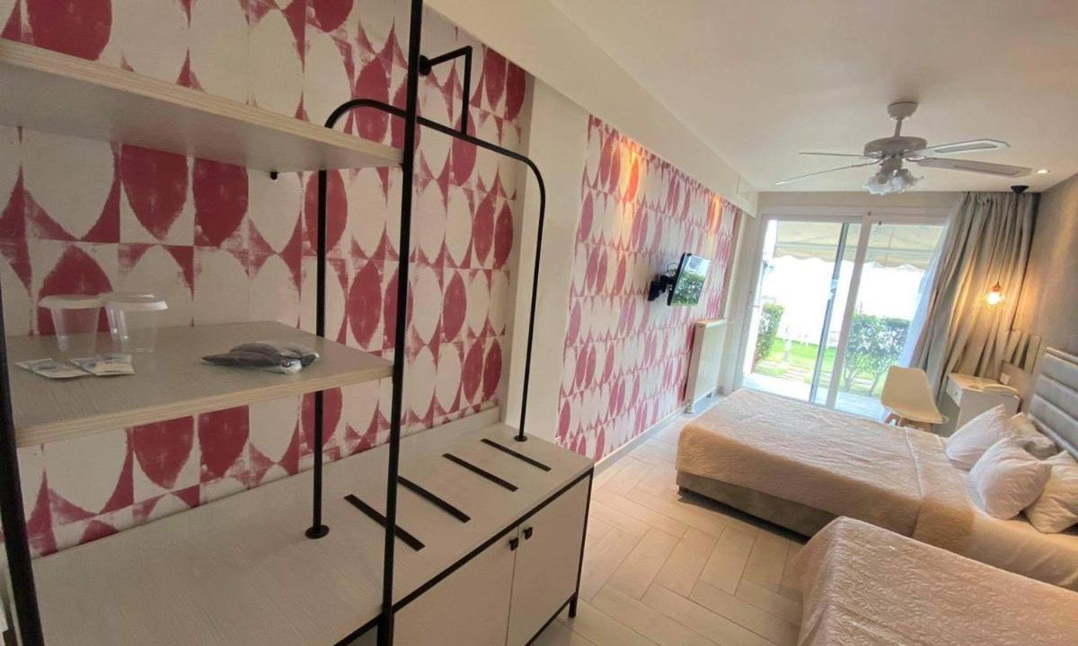Porto Palio Beach Hotel PalaiónTsiflíkion 외부 사진