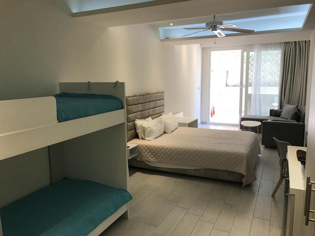 Porto Palio Beach Hotel PalaiónTsiflíkion 외부 사진